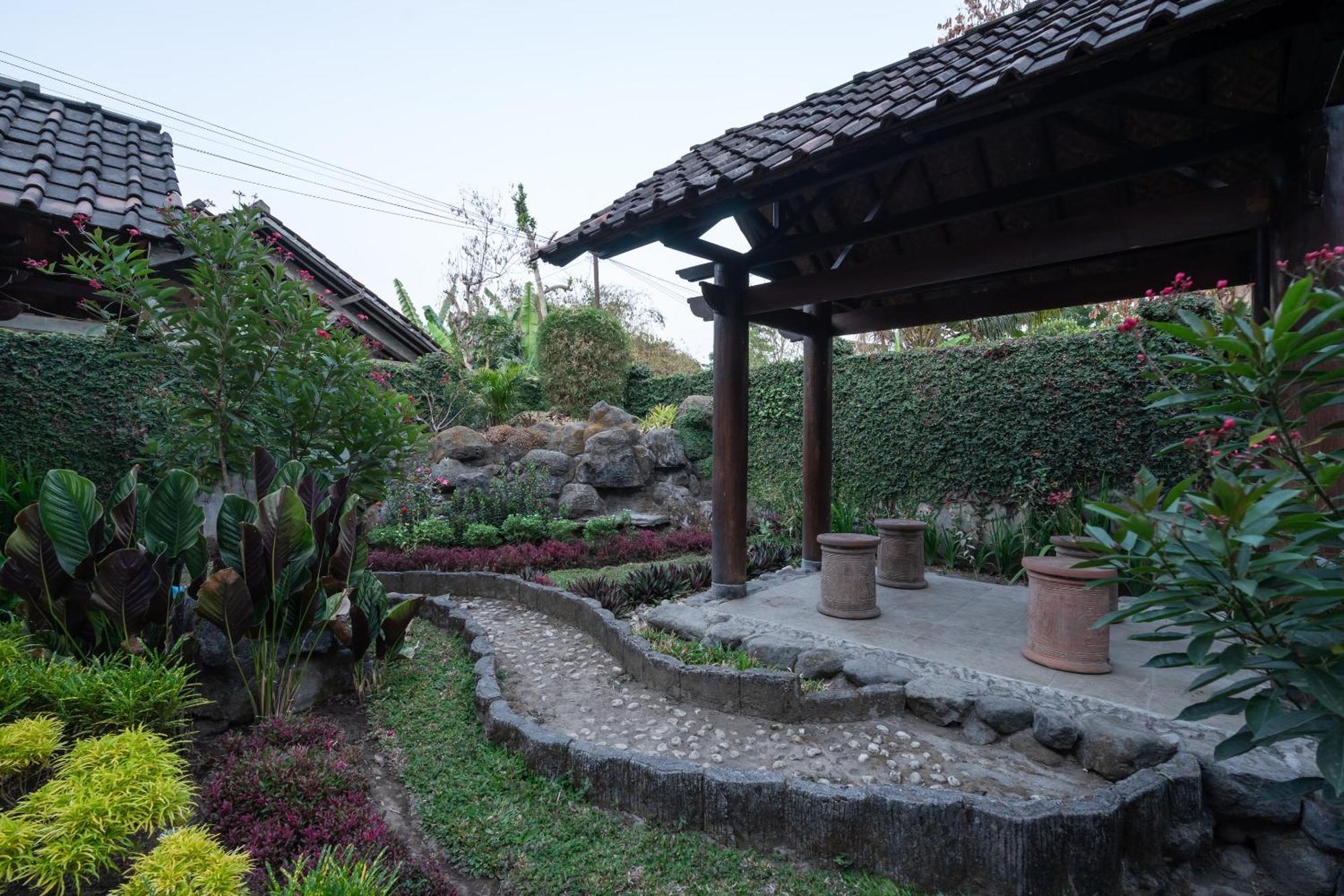OYO 1778 Omah Duwet Near RSUD Sleman Hotel Beran Kidul Bagian luar foto
