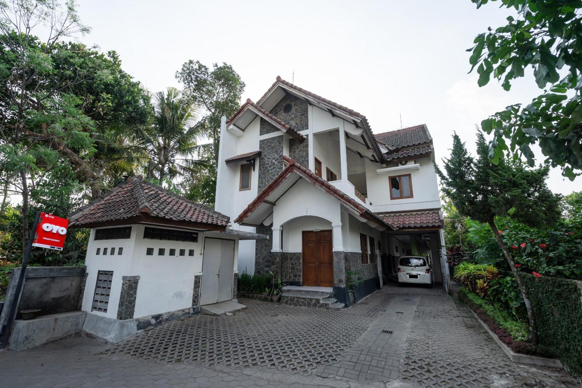 OYO 1778 Omah Duwet Near RSUD Sleman Hotel Beran Kidul Bagian luar foto