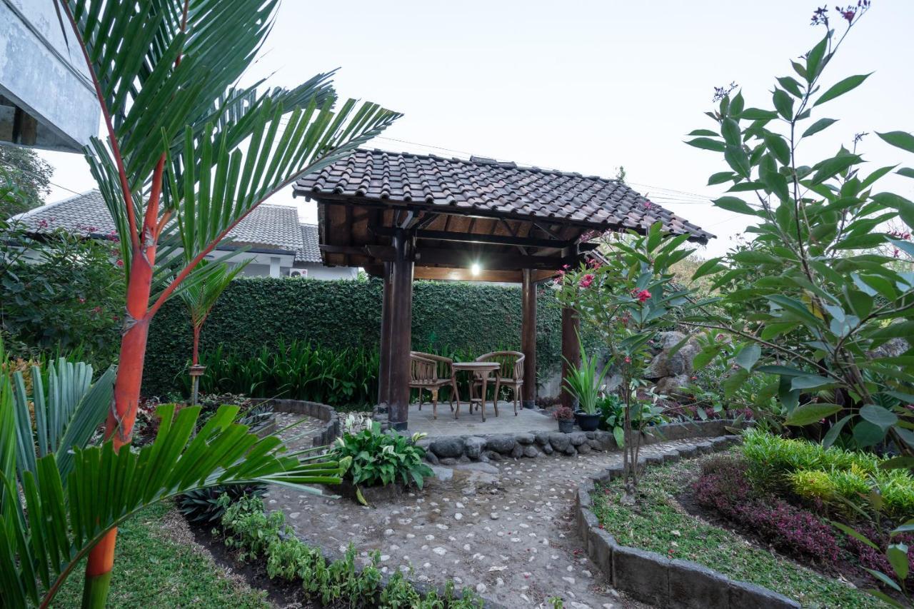 OYO 1778 Omah Duwet Near RSUD Sleman Hotel Beran Kidul Bagian luar foto